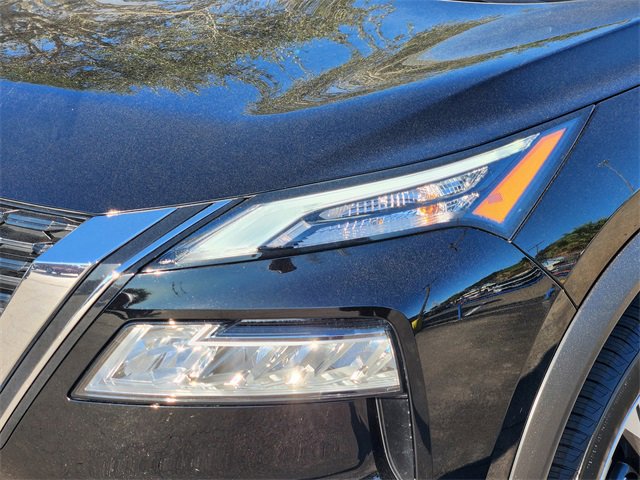 Used 2023 Nissan Rogue SV image 9