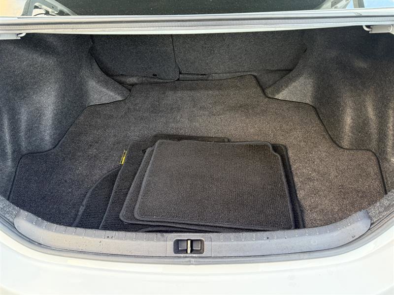 Used 2017 Toyota Corolla SE image 9