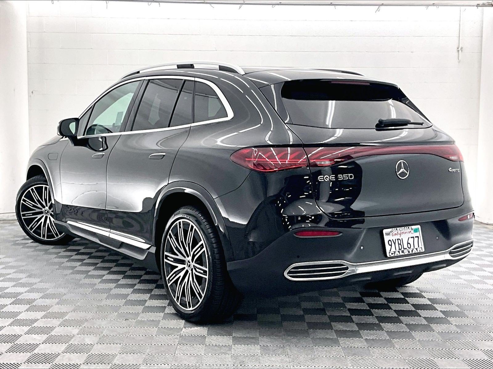 Used 2026 Mercedes-Benz EQE 320 4MATIC SUV image 10