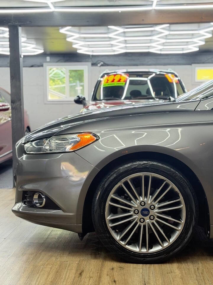 Used 2013 Ford Fusion SE FWD image 3