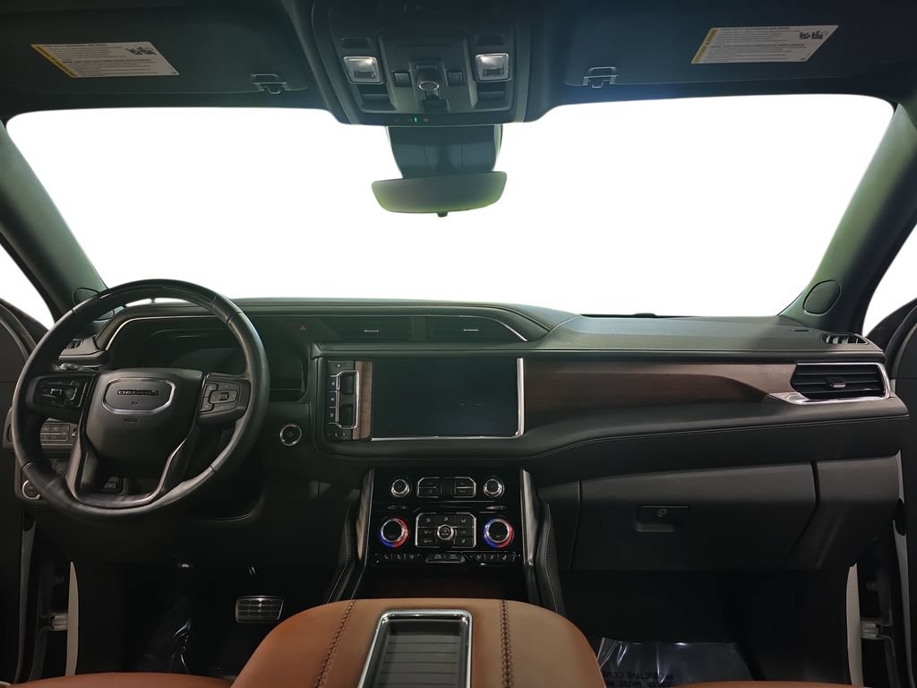 Used 2023 GMC Yukon XL Denali Ultimate AWD/4WD image 9