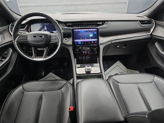 Used 2024 Jeep Grand Cherokee Limited image 21