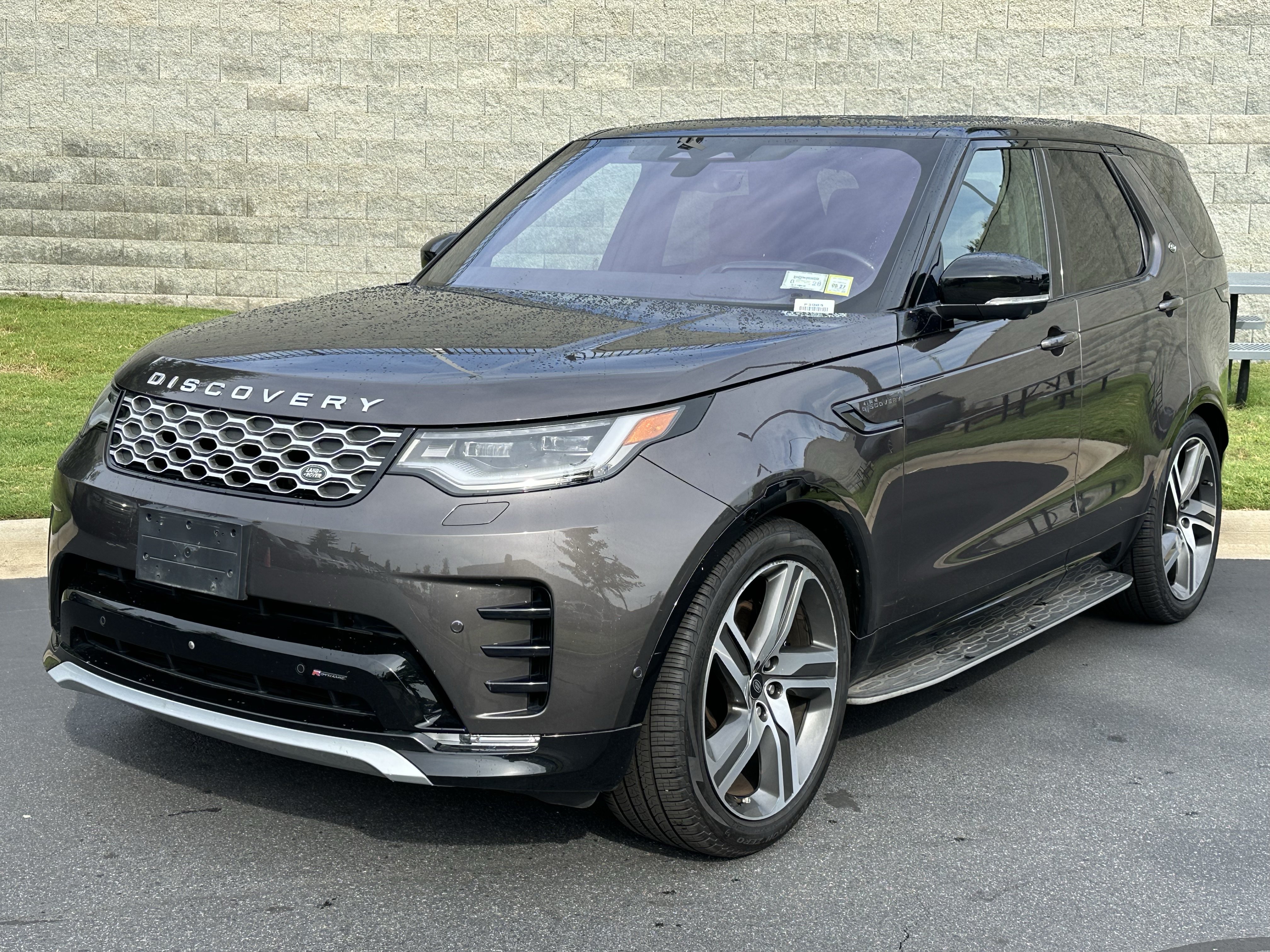 Certified 2023 Land Rover Discovery Metropolitan Edition AWD/4WD image 2