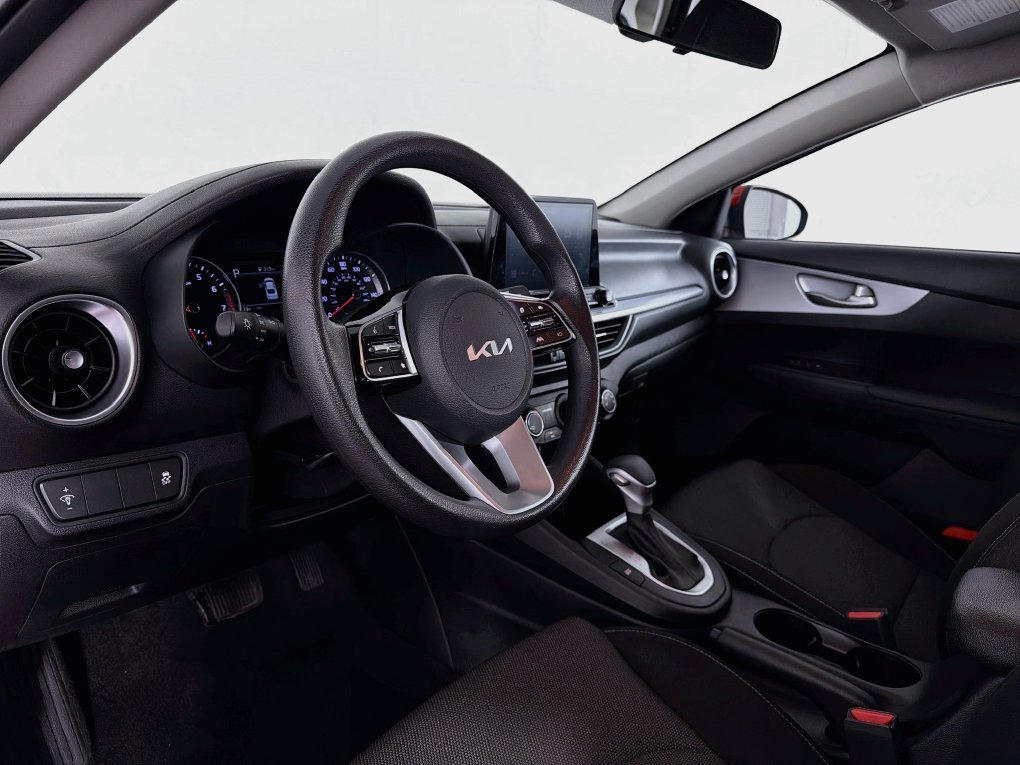 Used 2022 Kia Forte LXS FWD image 14