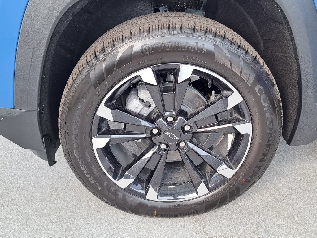 New 2027 Chevrolet Equinox RS w/ Convenience Package III FWD image 16