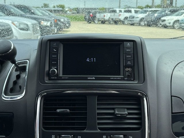 Used 2019 Dodge Grand Caravan SXT image 3