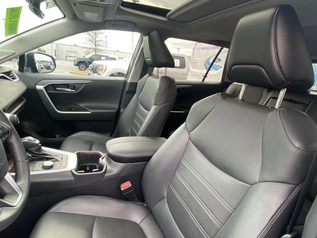 Used 2023 Toyota RAV4 Limited image 20