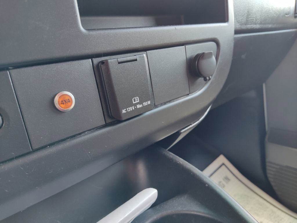 Used 2018 Chevrolet Express 2500 w/ Driver Convenience Package image 28