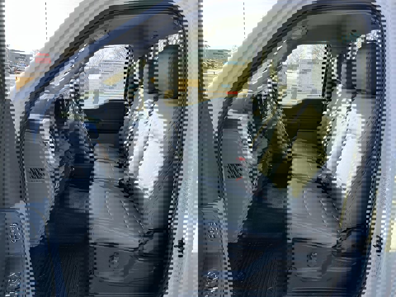 New 2025 Ford F550 4x4 Regular Cab Super Duty image 8