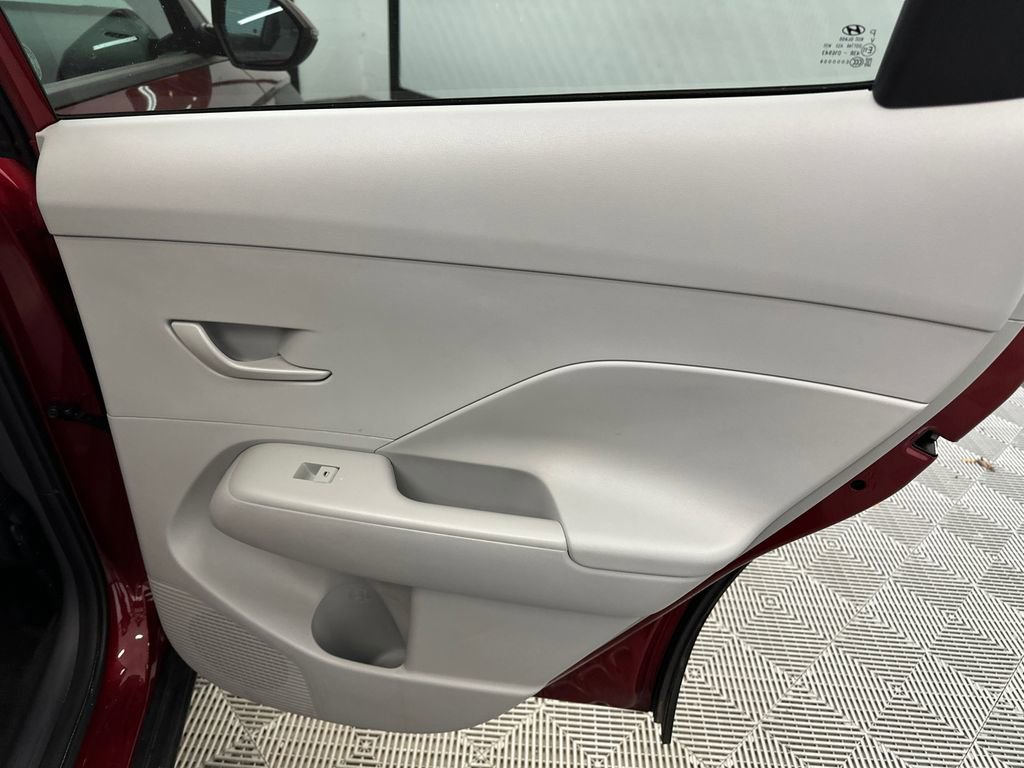 Used 2025 Hyundai Kona SEL image 16