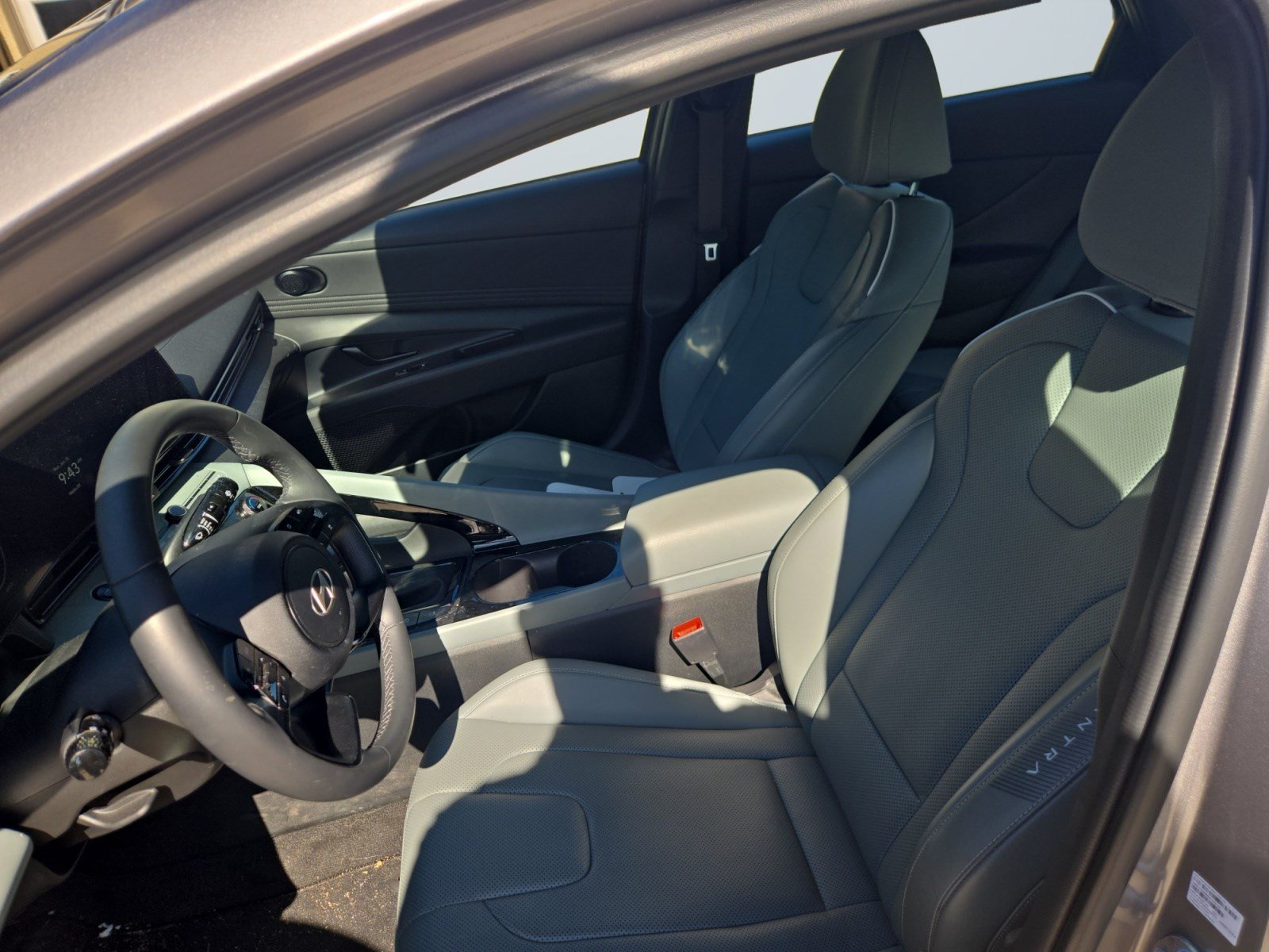 Certified 2025 Hyundai Elantra Limited FWD image 11