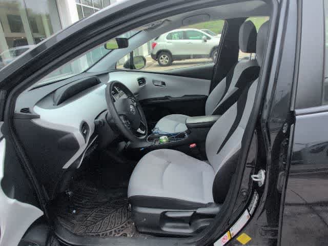 Used 2020 Toyota Prius LE FWD image 14
