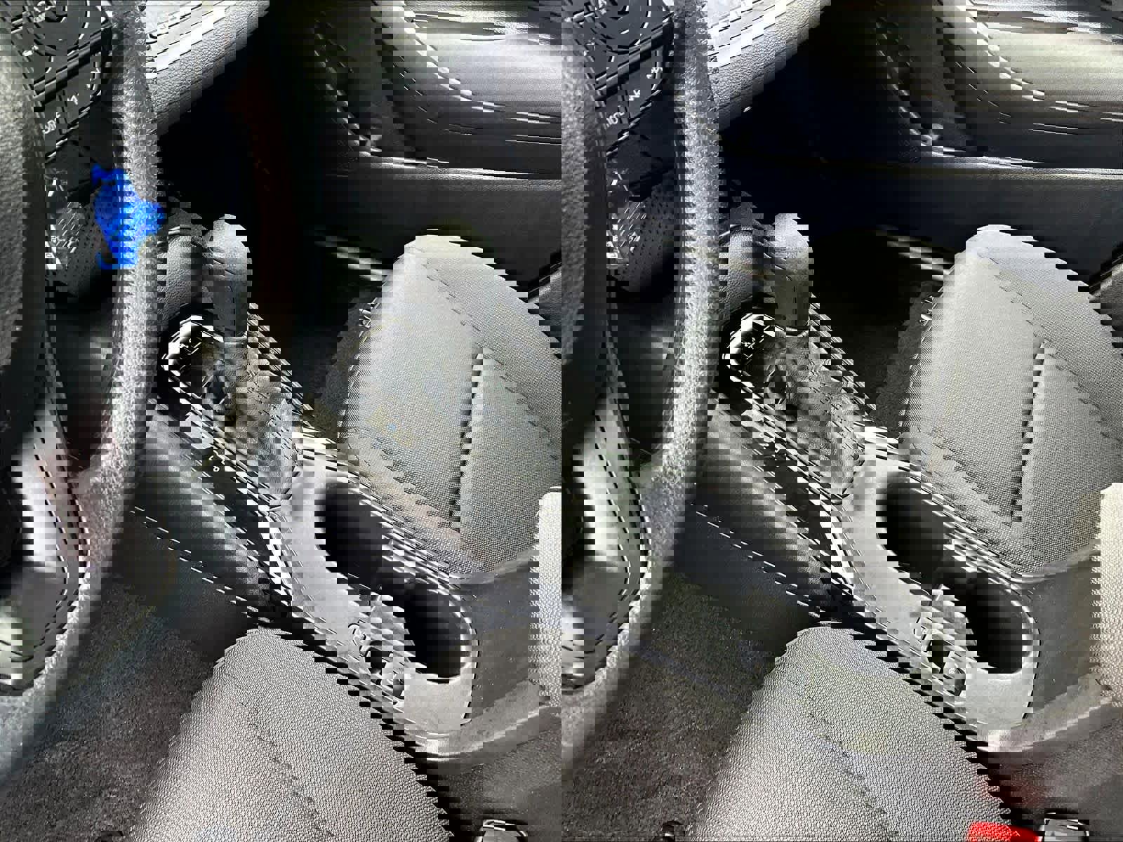 Used 2025 Toyota Corolla LE image 20