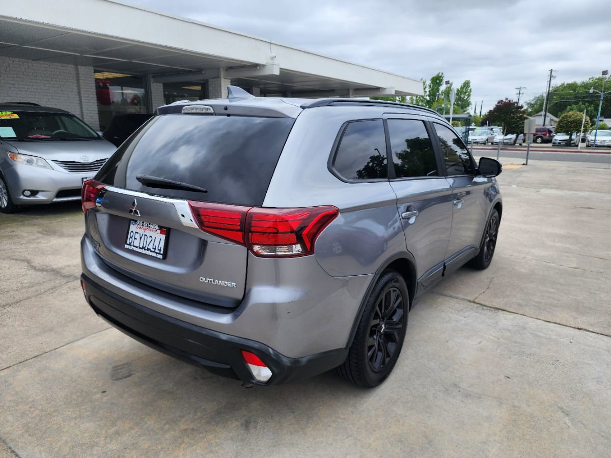 Used 2018 Mitsubishi Outlander SE FWD image 5