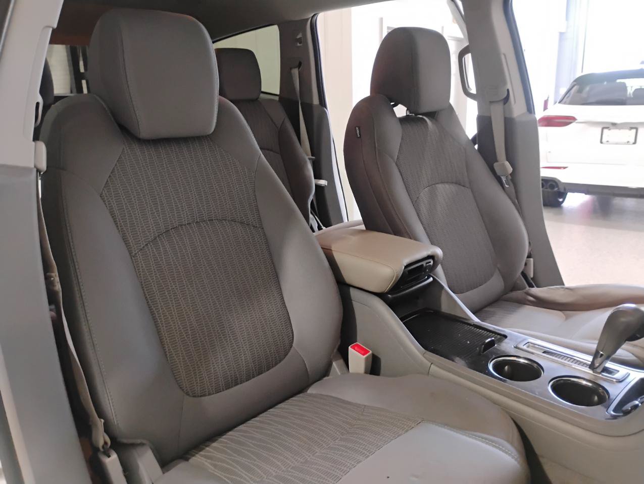 Used 2017 Chevrolet Traverse LT FWD image 81
