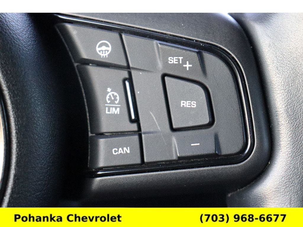 Used 2017 Jaguar F-TYPE R image 13