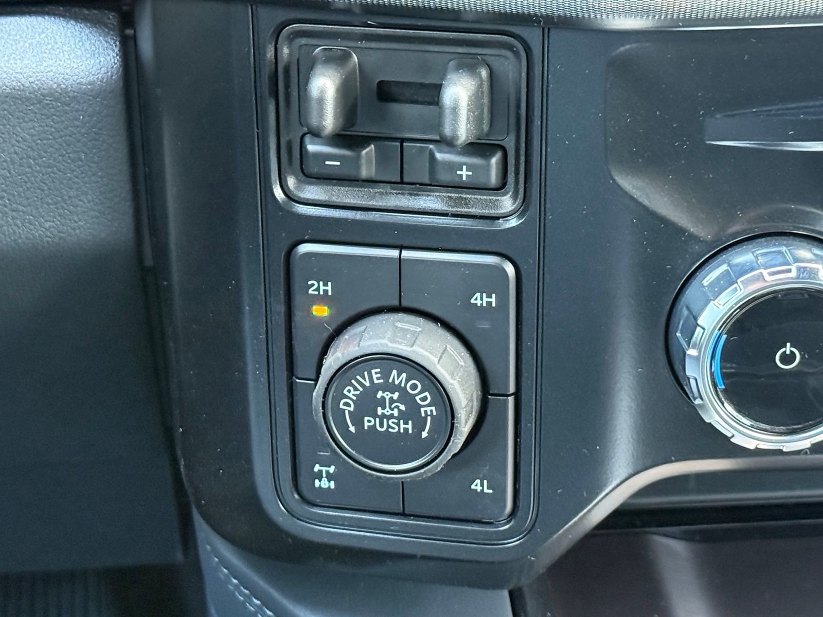 New 2026 Ford F350 4x4 Crew Cab Super Duty image 28