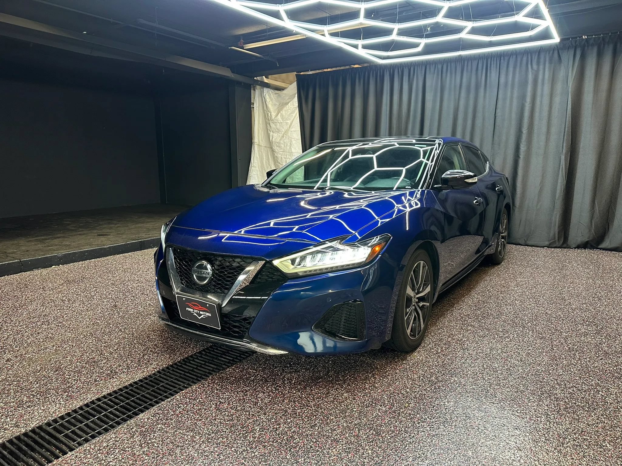 Used 2020 Nissan Maxima 3.5 SL w/ Floor Mat Group FWD image 3