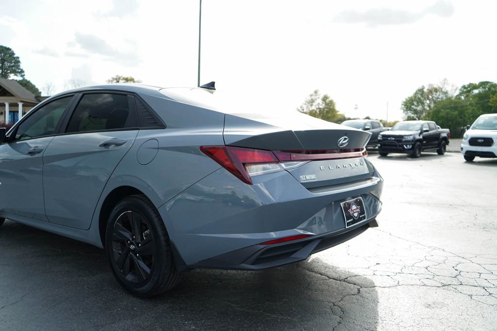 Used 2022 Hyundai Elantra SEL w/ Convenience Package image 13