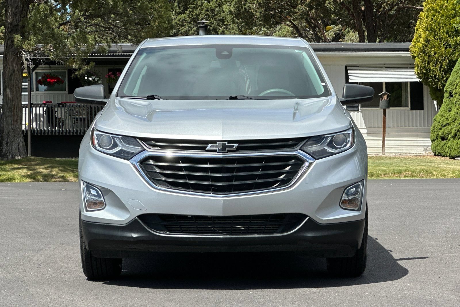 Used 2021 Chevrolet Equinox LS w/ LS Convenience Package AWD/4WD image 9