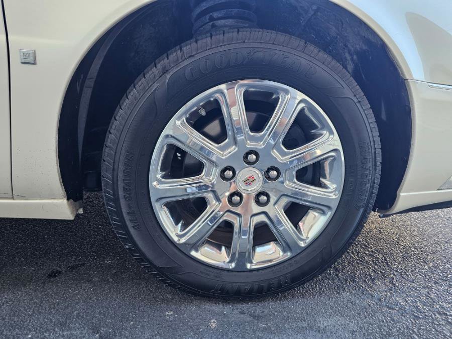 Used 2008 Cadillac DTS w/ Sun And Navigation Package FWD image 33