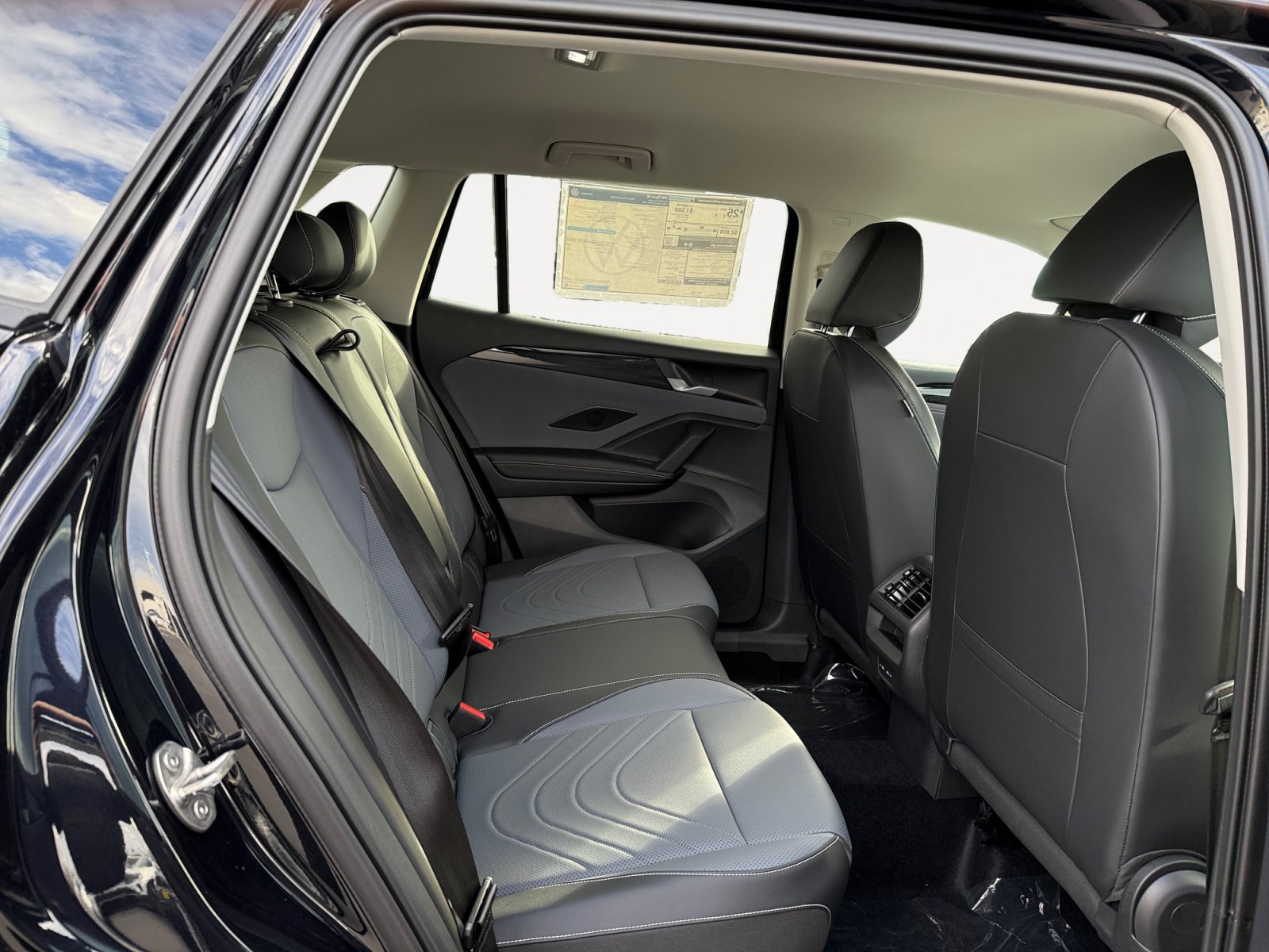 New 2026 Volkswagen Tiguan SE AWD/4WD image 18