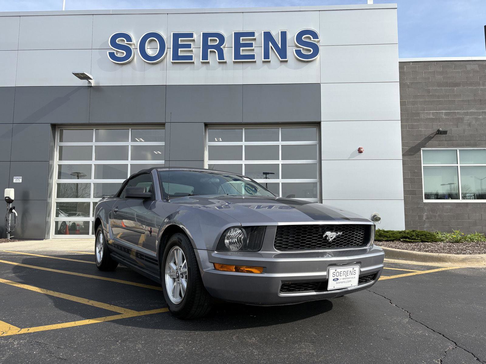 Used 2007 Ford Mustang Deluxe image 1