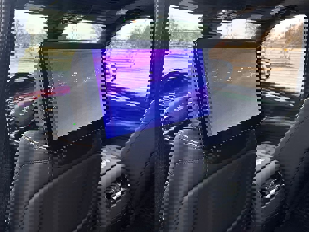 New 2026 Cadillac Escalade ESV Platinum Sport w/ LPO, Floor Liner Package image 15