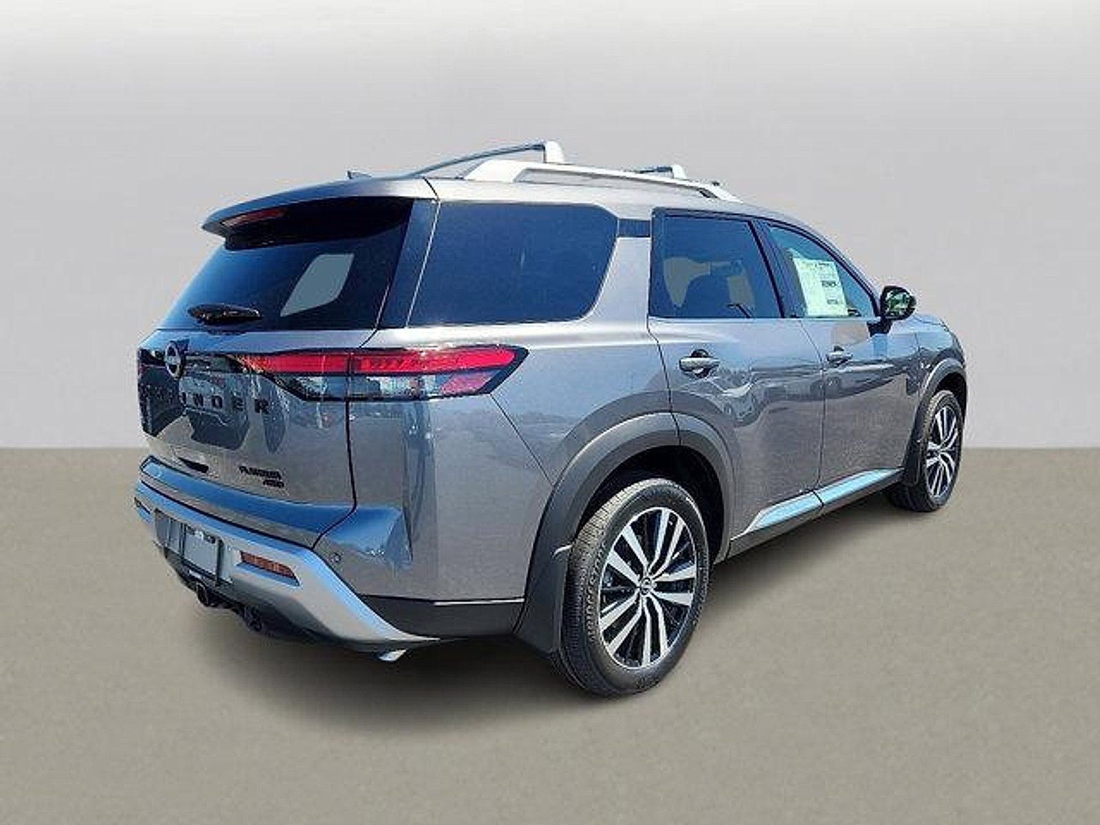 New 2025 Nissan Pathfinder Platinum w/ Black Appearance Package image 4