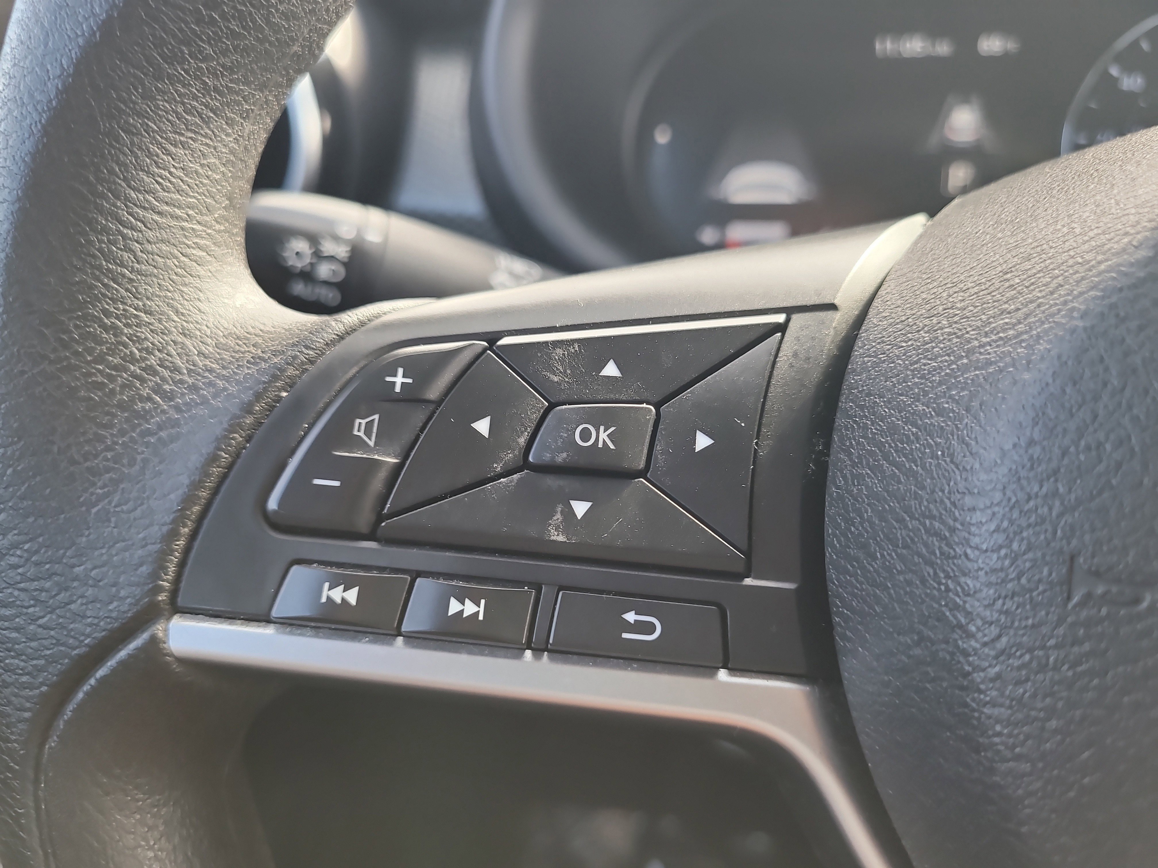 Used 2024 Nissan Kicks SV image 28