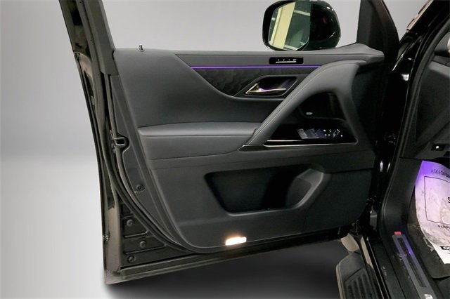 Used 2025 Lexus LX 700h Overtrail image 17