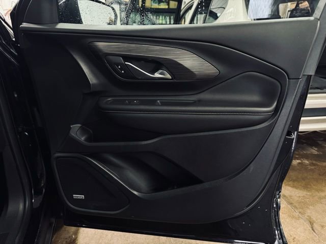 Used 2023 GMC Terrain SLT w/ Infotainment Package II image 15