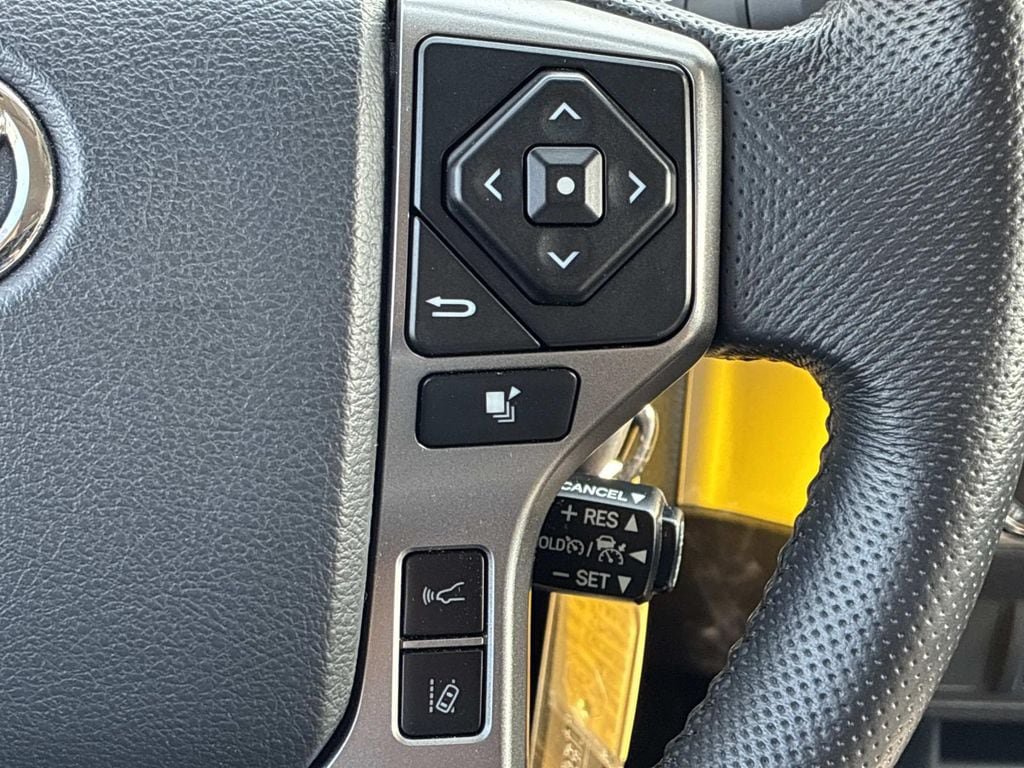 Used 2020 Toyota Tacoma SR5 AWD/4WD image 21