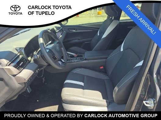 Used 2025 Toyota Camry SE FWD image 6