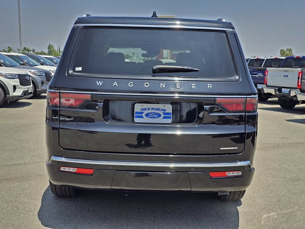 Used 2024 Jeep Wagoneer Series III AWD/4WD image 6