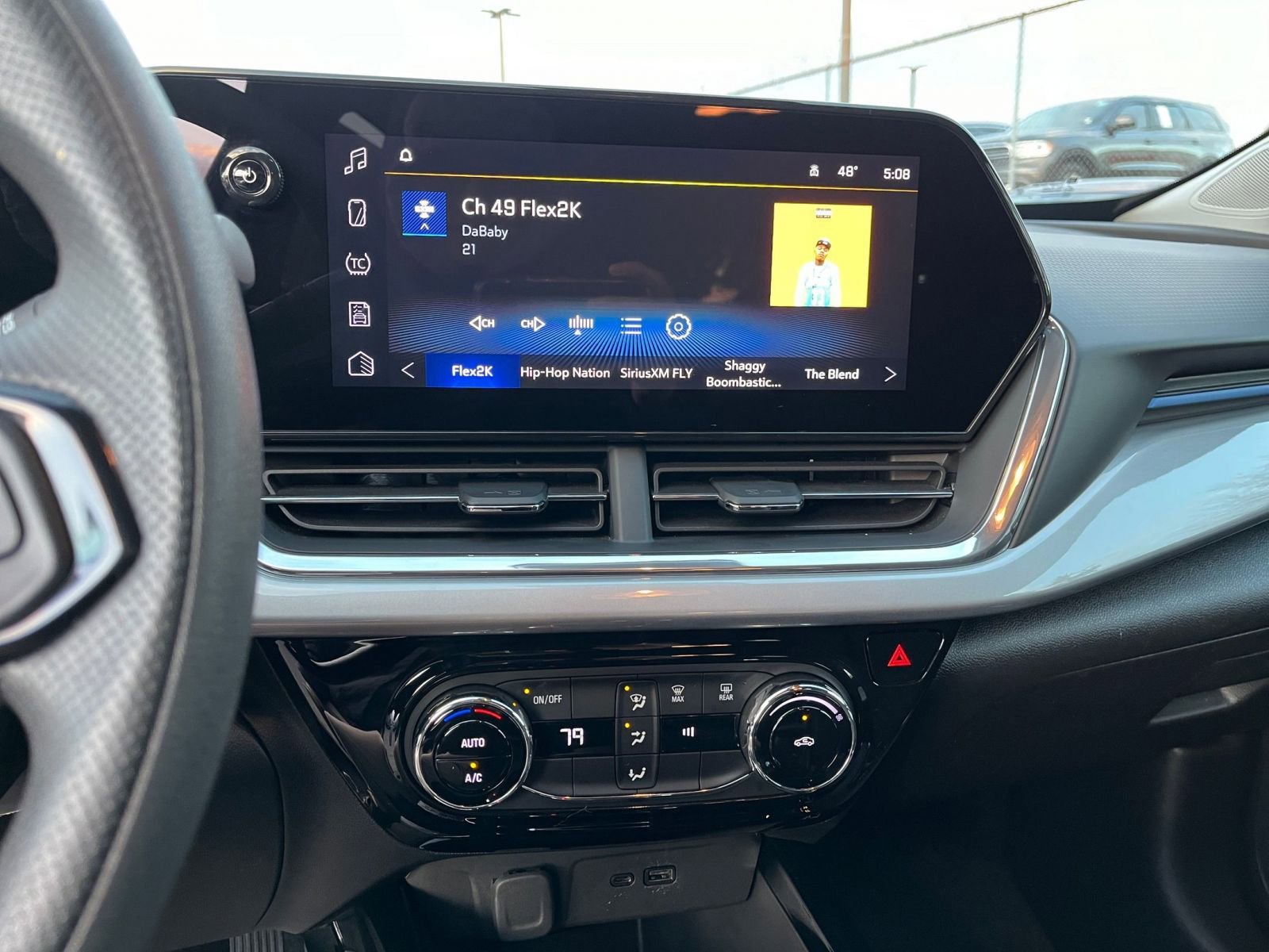 Used 2025 Chevrolet Trax LT FWD image 20