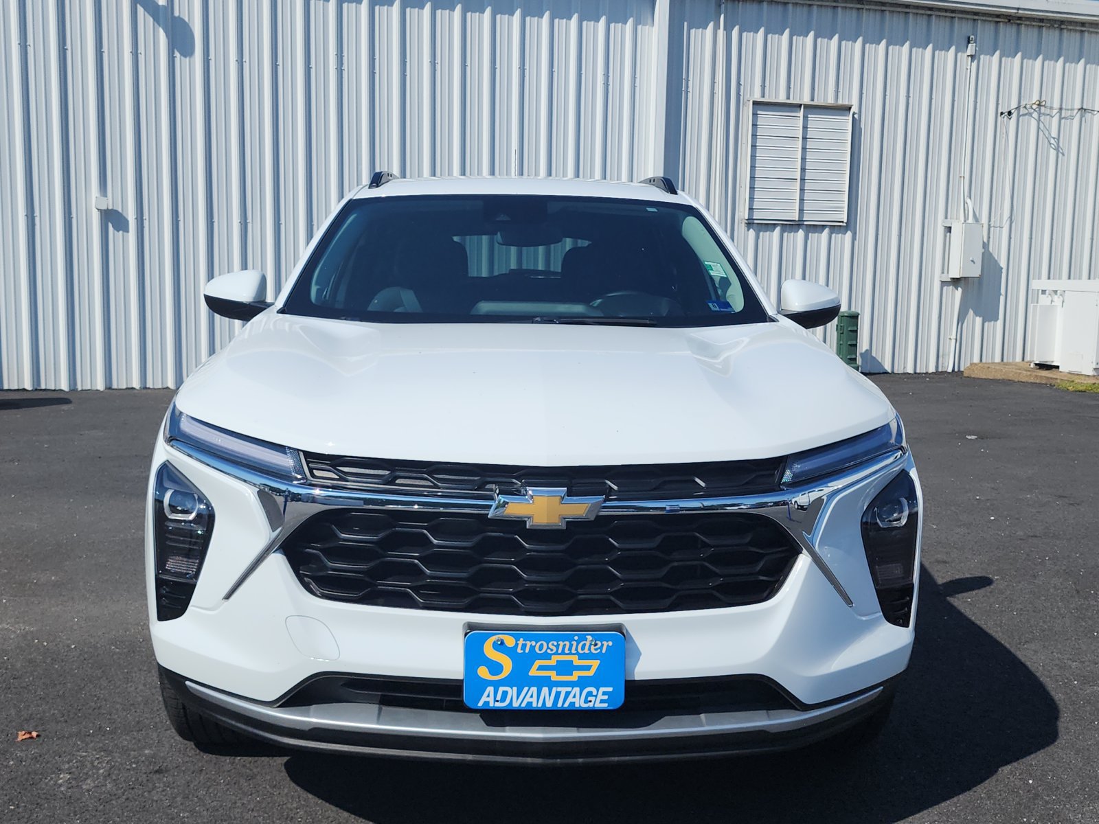 Used 2025 Chevrolet Trax LT w/ Driver Confidence Package FWD image 8