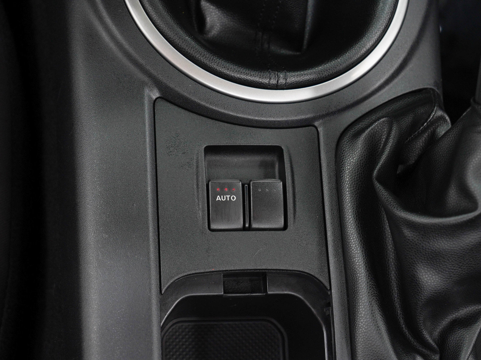 Used 2011 MAZDA MX-5 Miata Sport RWD image 17
