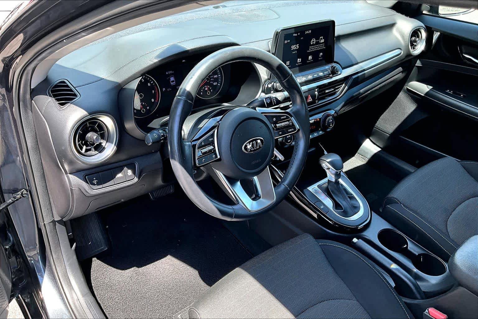 Used 2019 Kia Forte S FWD image 17