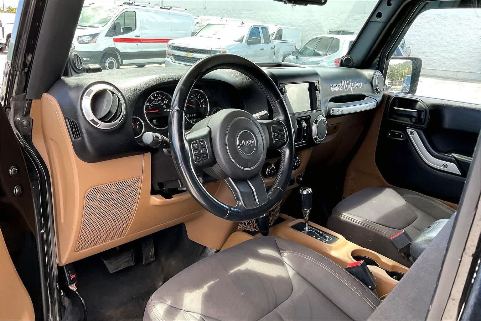 Used 2013 Jeep Wrangler Unlimited Sahara w/ Connectivity Group AWD/4WD image 2