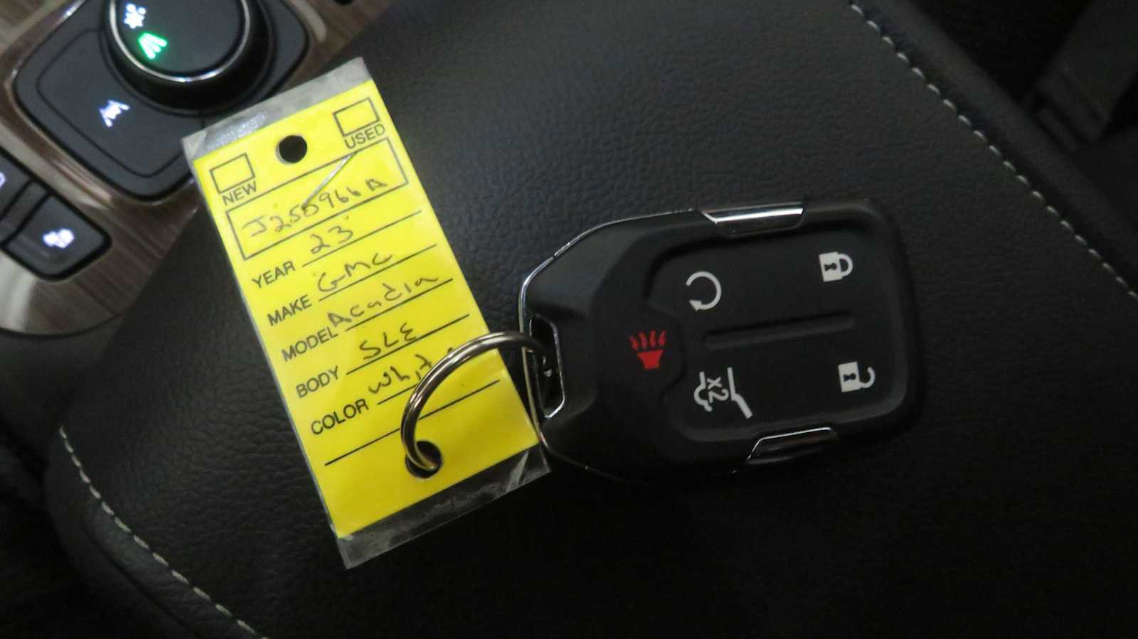 Used 2023 GMC Acadia SLE w/ Driver Convenience Package image 37