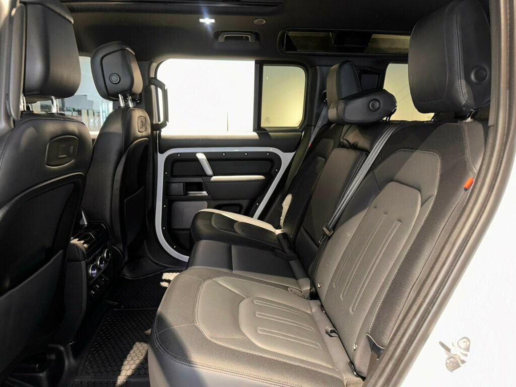 Used 2022 Land Rover Defender 110 X-Dynamic HSE AWD/4WD image 26