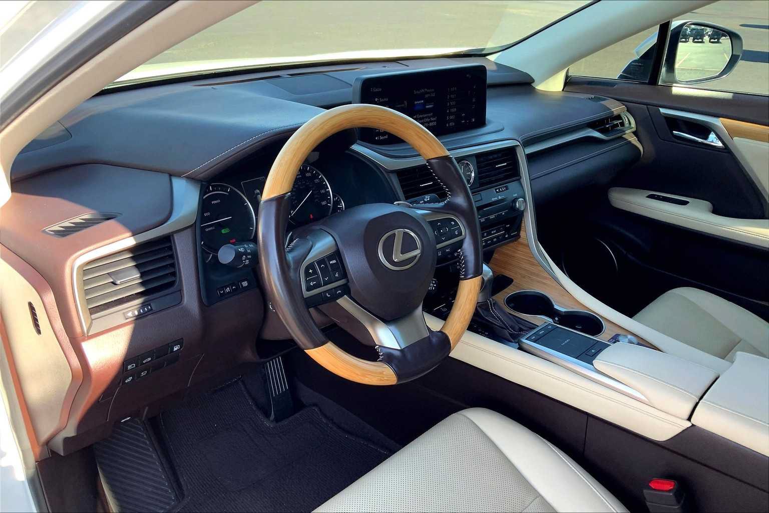 Used 2020 Lexus RX 450hL AWD w/ Premium Package image 17