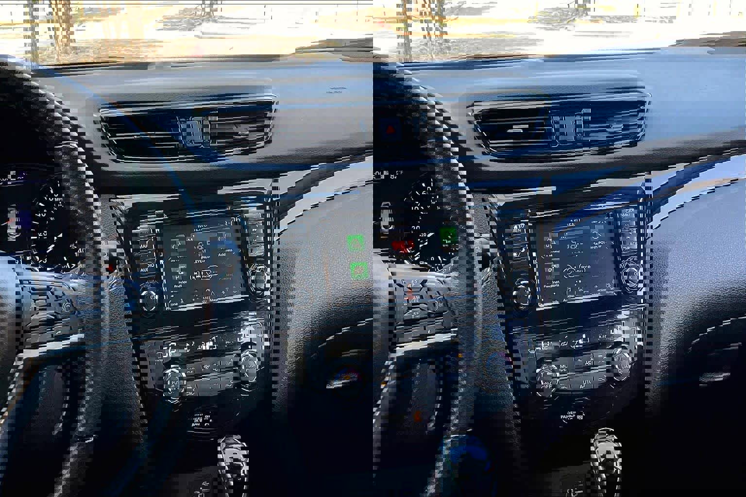 Used 2022 Nissan Rogue Sport SL image 6