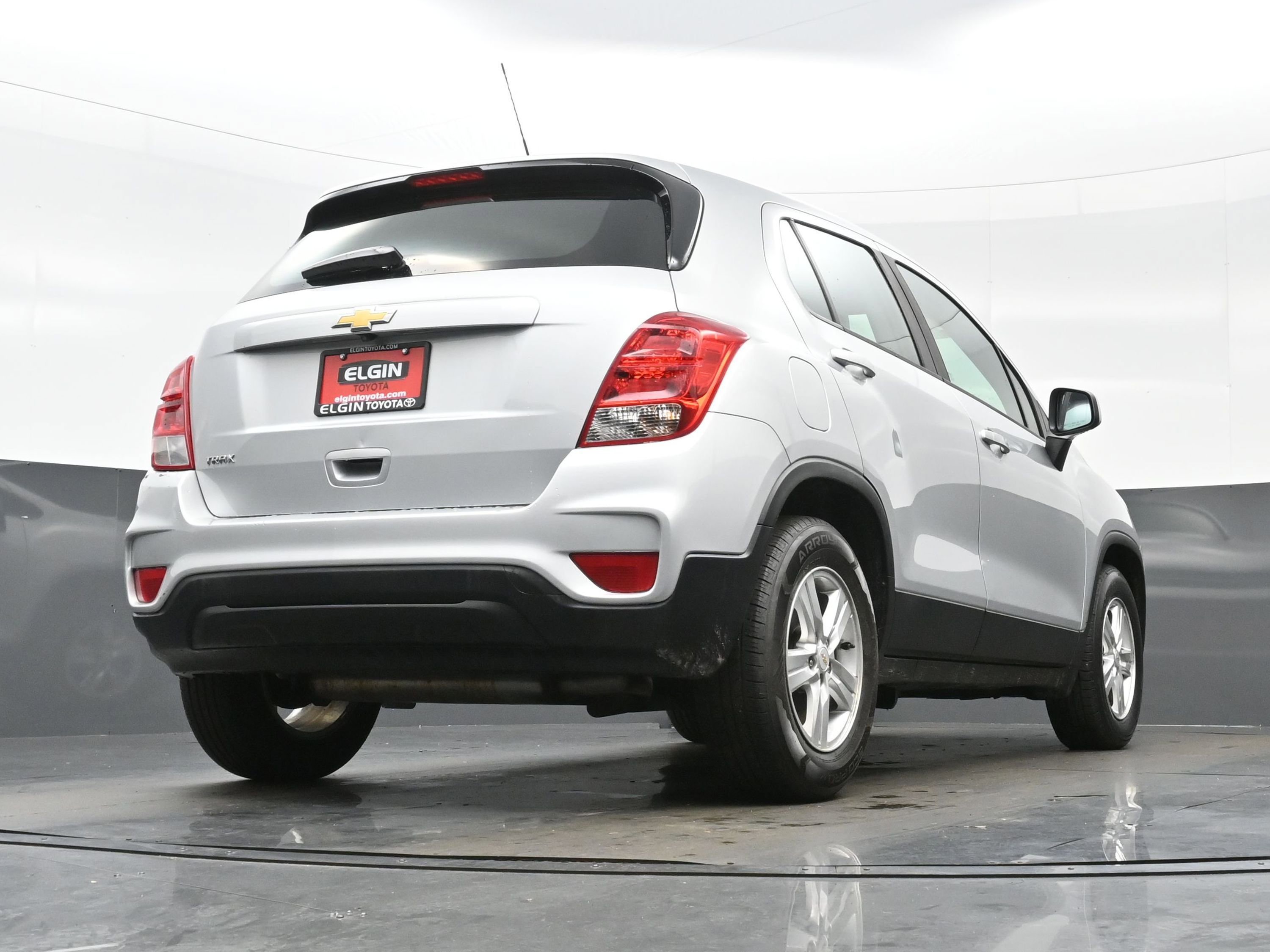 Used 2020 Chevrolet Trax LS FWD image 28