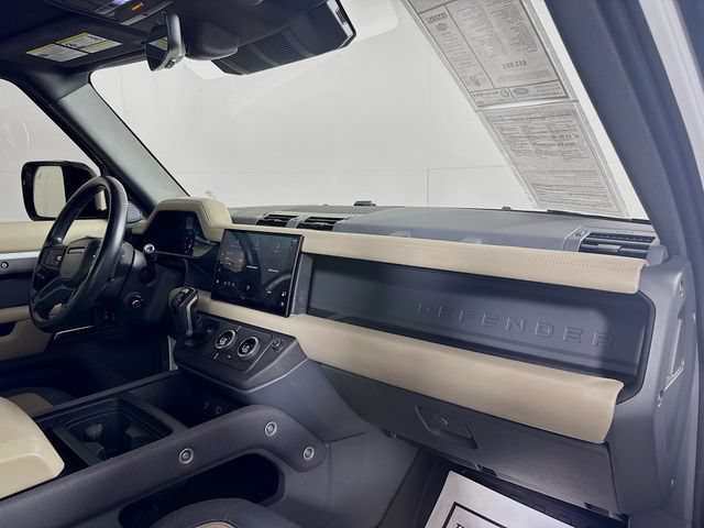 Certified 2022 Land Rover Defender 110 X-Dynamic HSE AWD/4WD image 31