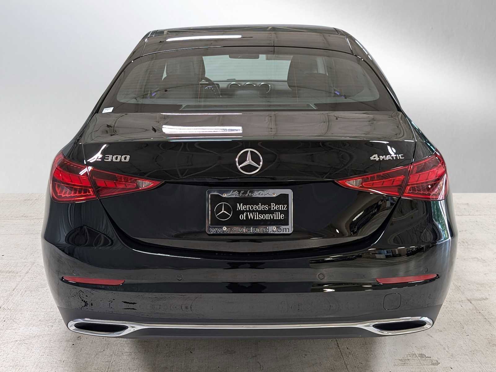 Used 2025 Mercedes-Benz C 300 4MATIC Sedan image 5