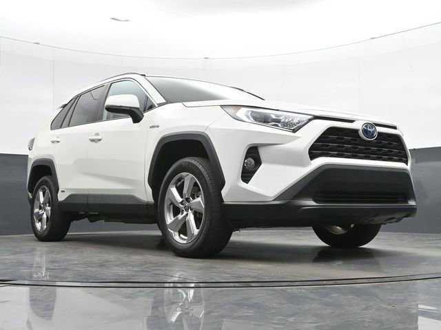Used 2021 Toyota RAV4 XLE Premium AWD/4WD image 10