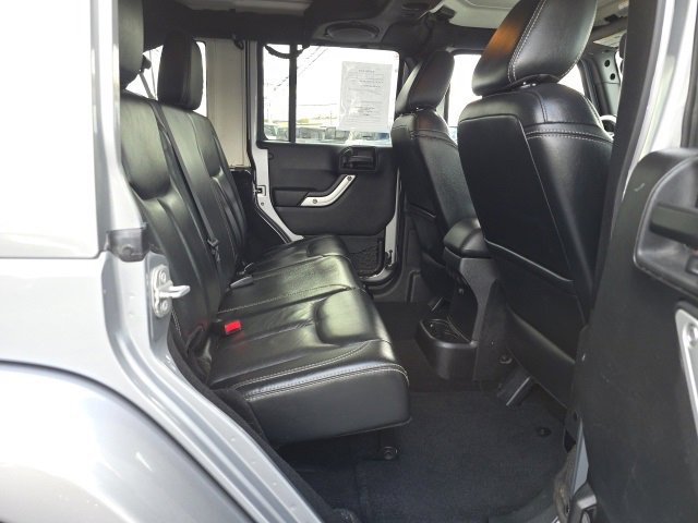 Used 2014 Jeep Wrangler Unlimited Sahara w/ Connectivity Group image 40