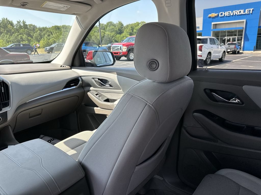 Used 2021 Chevrolet Traverse LT FWD image 11